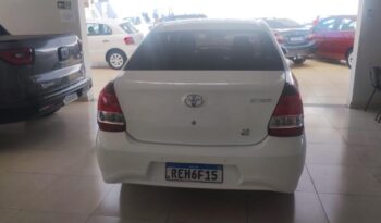 Toyota Etios completo