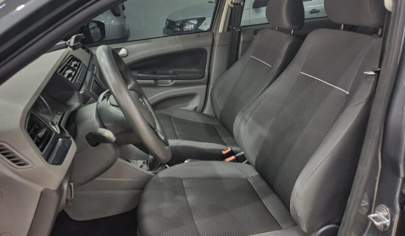 Volkswagen Voyage completo