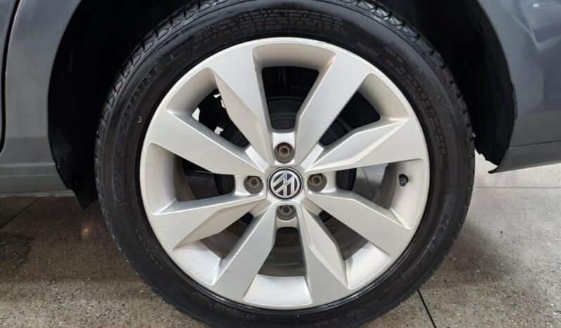 Volkswagen Voyage completo