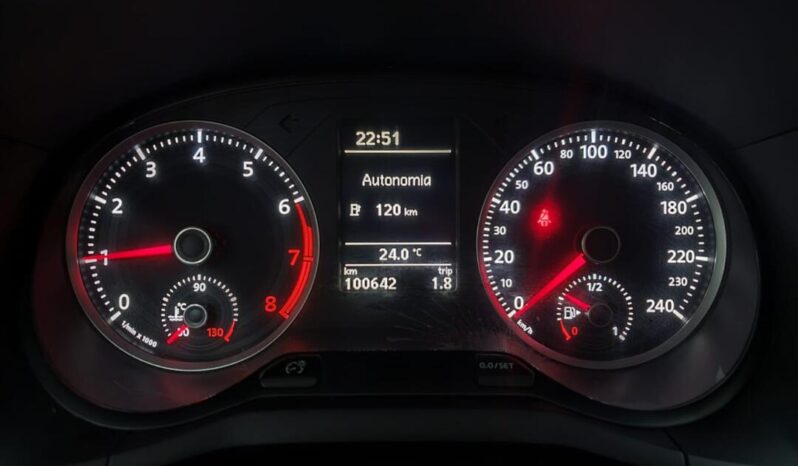 Volkswagen Voyage completo