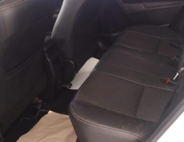 Toyota Corolla completo