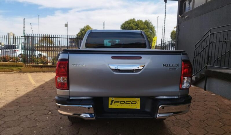 Toyota Hilux completo