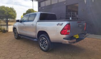 Toyota Hilux completo