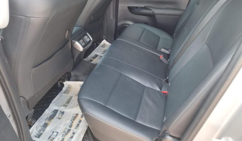 Toyota Hilux completo