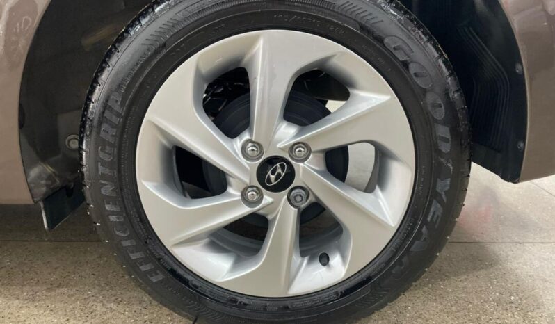 Hyundai HB20S completo