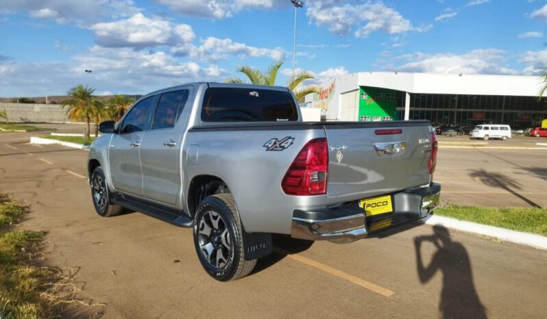 Toyota Hilux completo