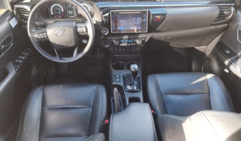 Toyota Hilux completo