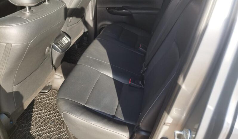 Toyota Hilux completo