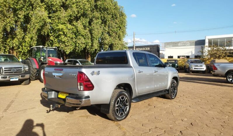 Toyota Hilux completo