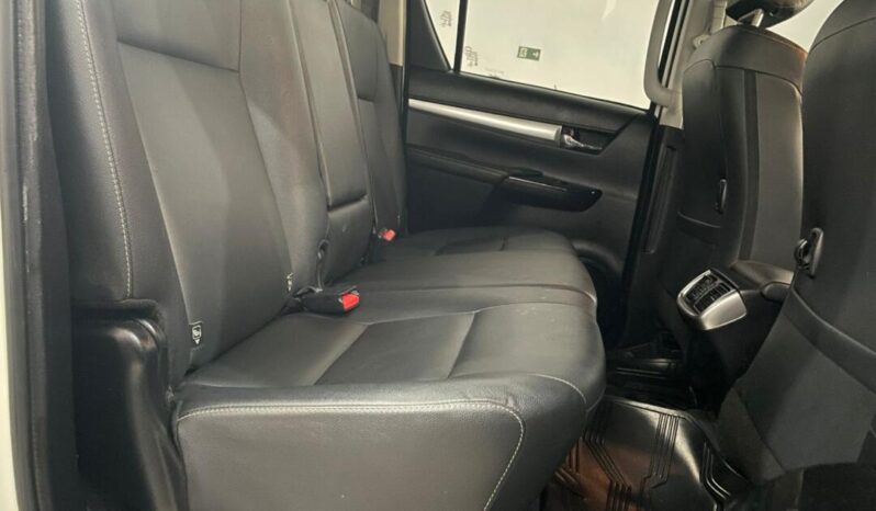 Toyota Hilux completo