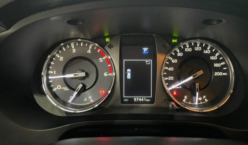 Toyota Hilux completo