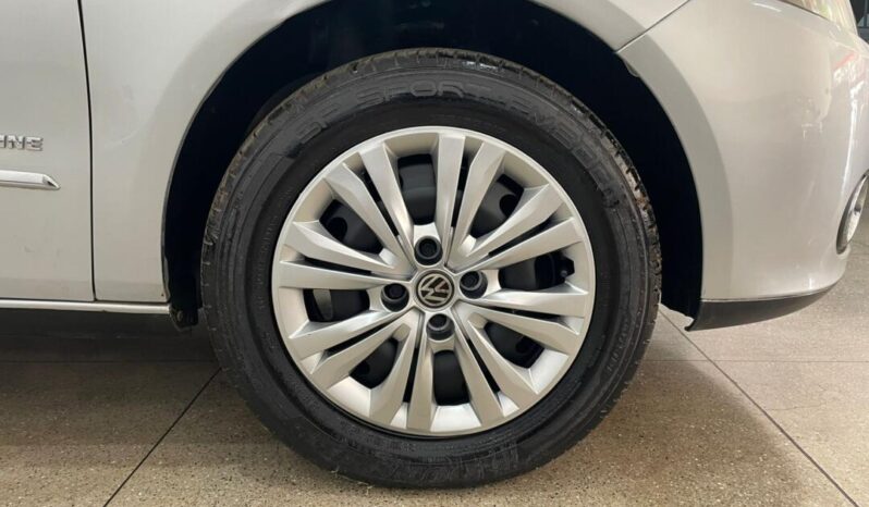 Volkswagen Voyage completo