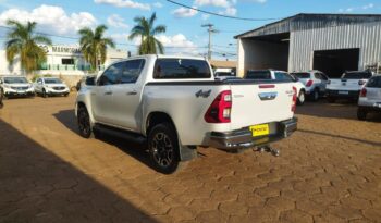 Toyota Hilux completo