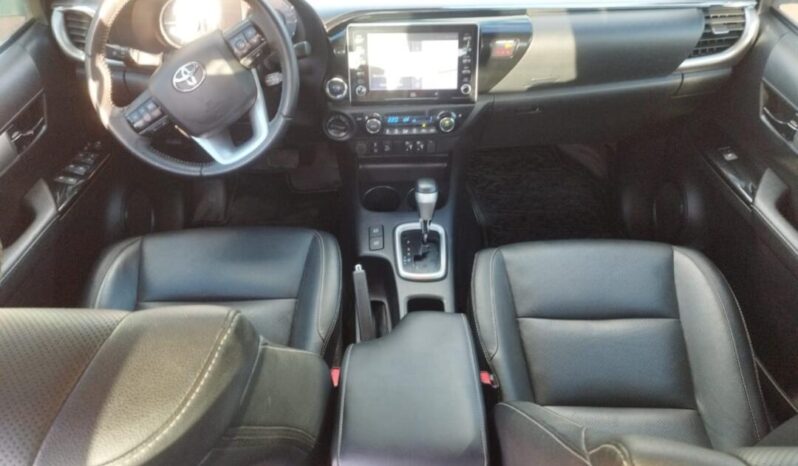 Toyota Hilux completo