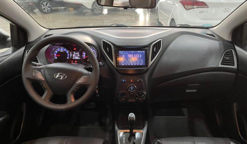 Hyundai HB20S completo