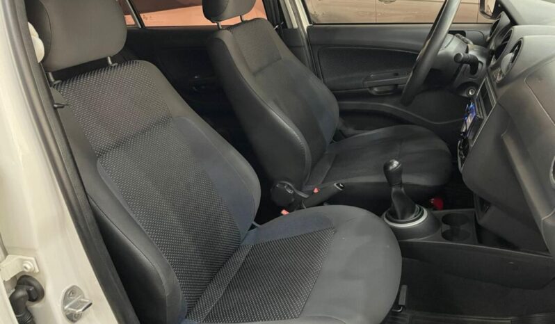 Volkswagen Voyage completo