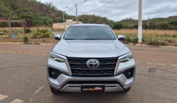 Toyota Hilux SW4 completo