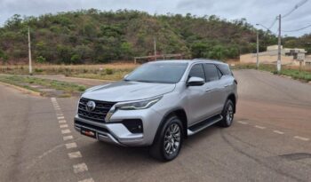 Toyota Hilux SW4 completo