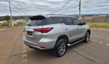 Toyota Hilux SW4 completo
