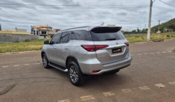 Toyota Hilux SW4 completo