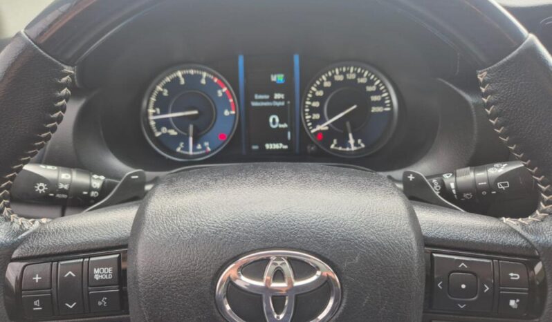 Toyota Hilux SW4 completo
