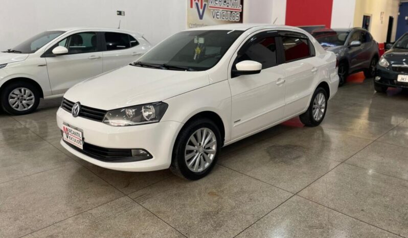 Volkswagen Voyage completo