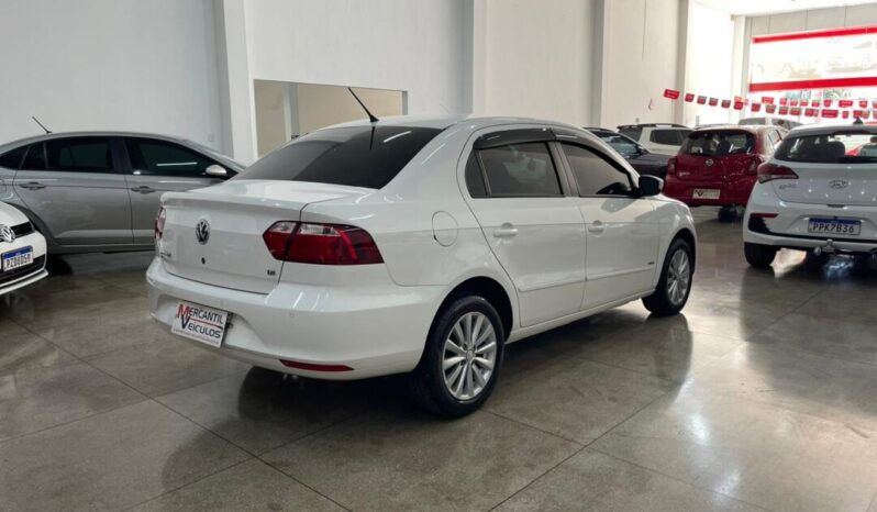 Volkswagen Voyage completo