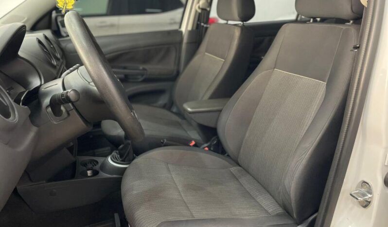 Volkswagen Voyage completo