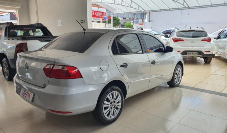 Volkswagen Voyage completo