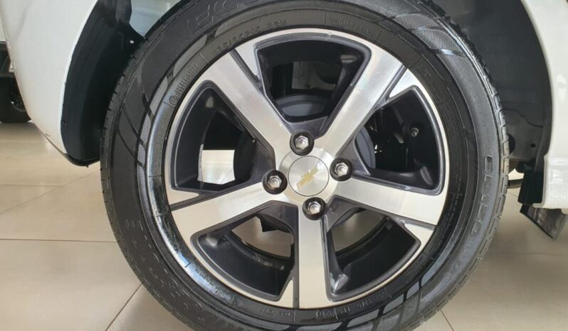 Chevrolet Onix completo