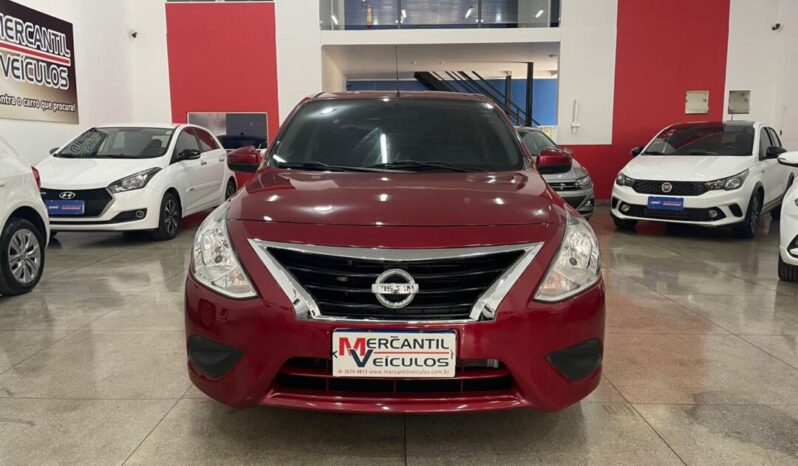 Nissan Versa completo