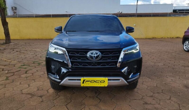 Toyota Hilux SW4 completo