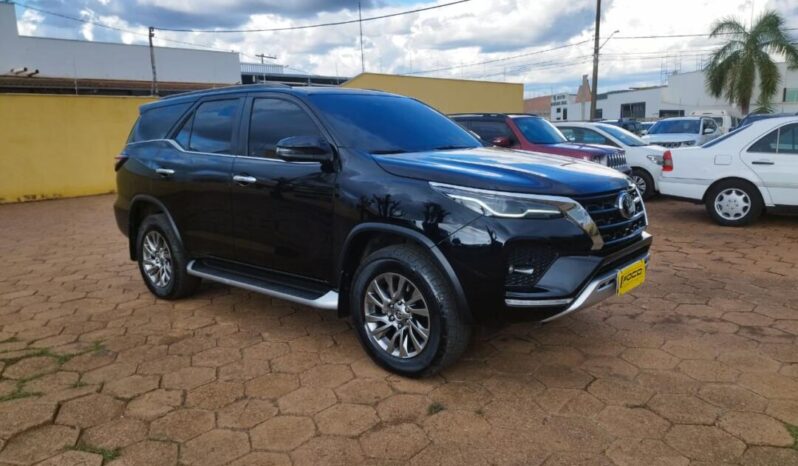 Toyota Hilux SW4 completo