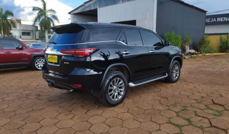 Toyota Hilux SW4 completo