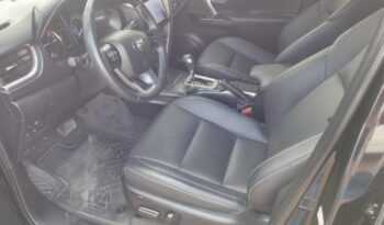 Toyota Hilux SW4 completo