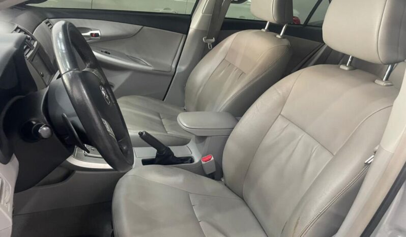 Toyota Corolla completo