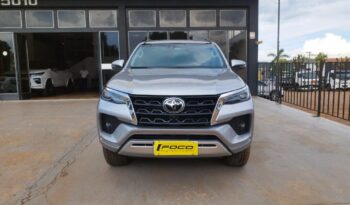 Toyota Hilux SW4 completo