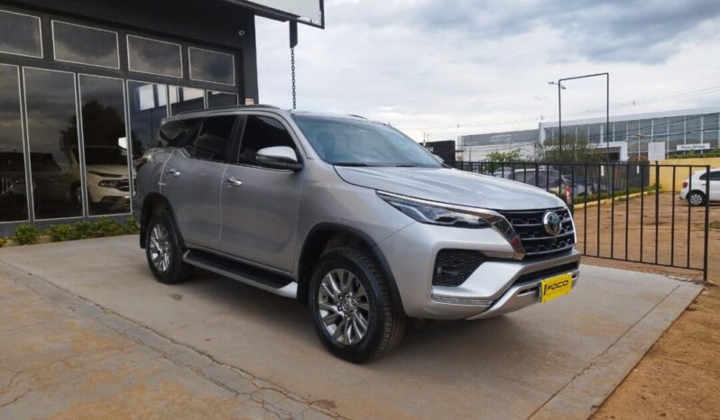 Toyota Hilux SW4 completo