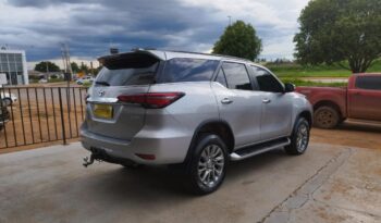 Toyota Hilux SW4 completo