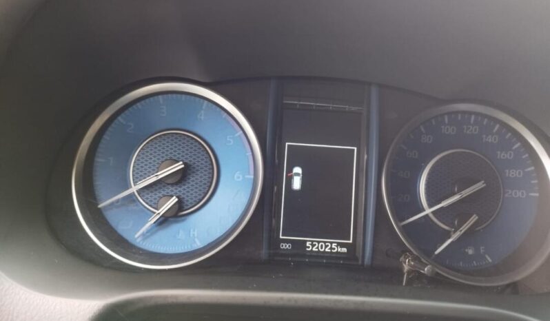 Toyota Hilux SW4 completo