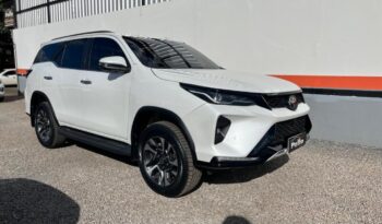 Toyota Hilux SW4 completo