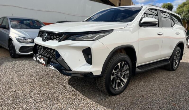 Toyota Hilux SW4 completo