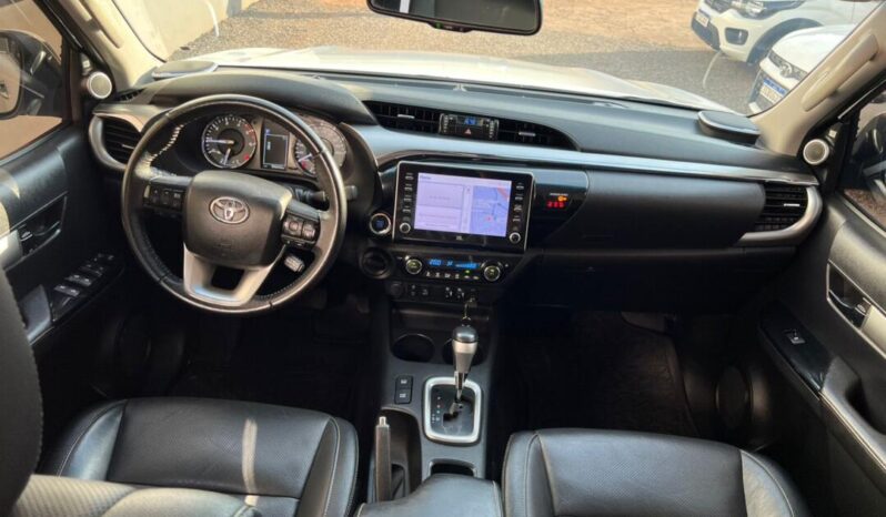 Toyota Hilux completo