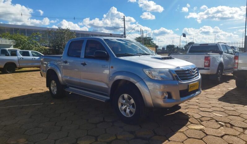 Toyota Hilux completo