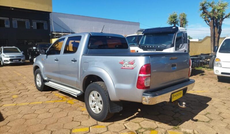 Toyota Hilux completo