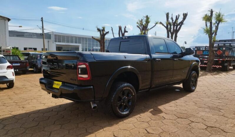 RAM Laramie completo