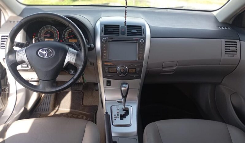 Toyota Corolla completo