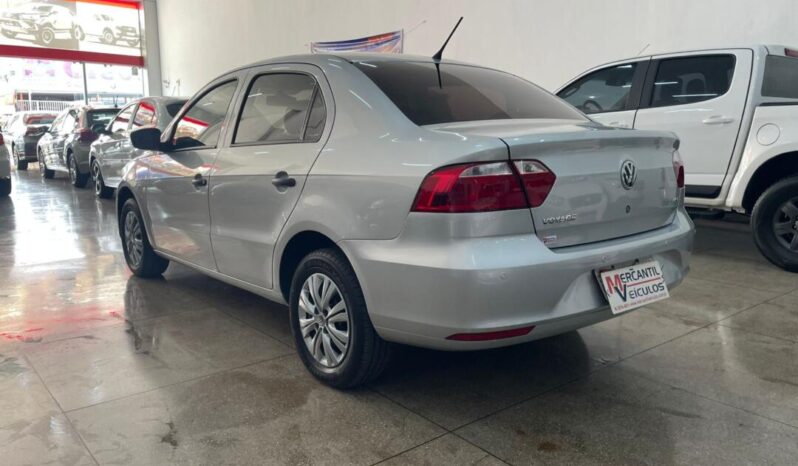 Volkswagen Voyage completo