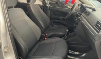 Volkswagen Voyage completo