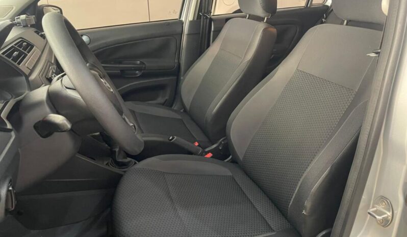 Volkswagen Voyage completo